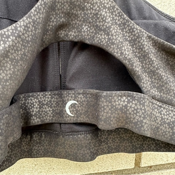 Zyia Active Black Flower Power Bra - Picture 7 of 10